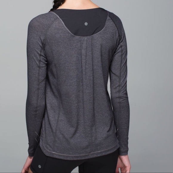 Lululemon Turn It Up Long Sleeve Top - Picture 3 of 16